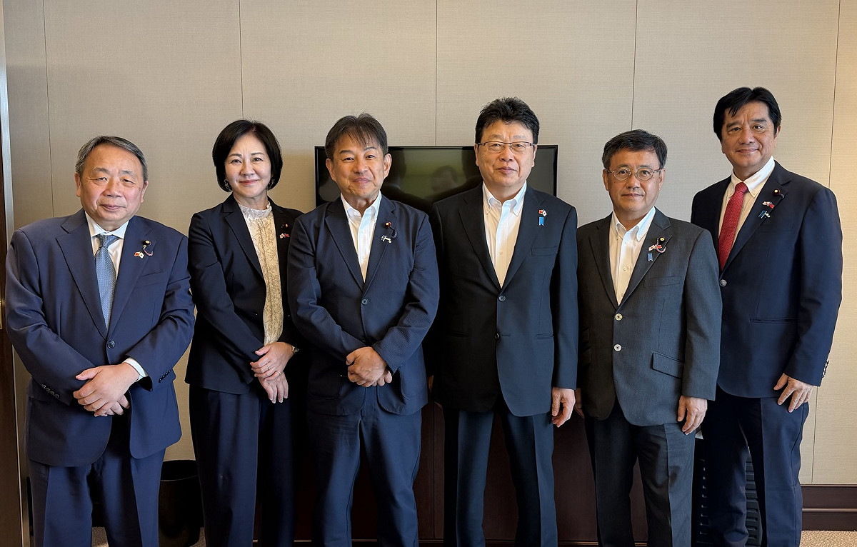 日本參議員北村晴男率領7名跨黨派國會議員展開3天訪台行程。 圖：翻攝北村晴男X