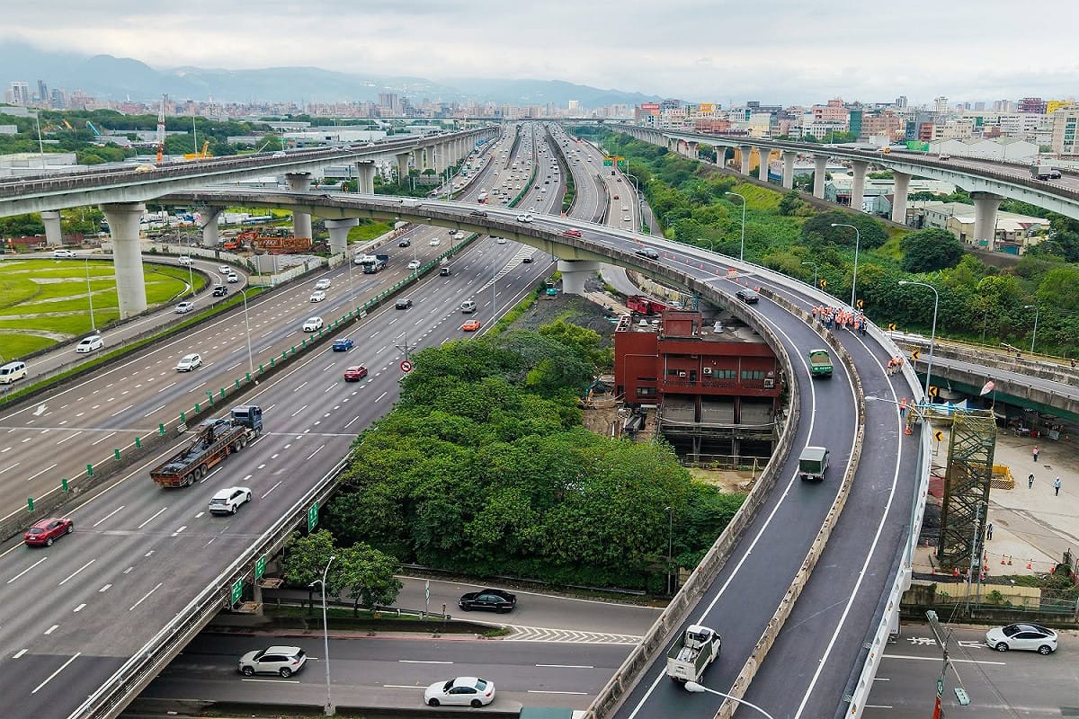 高速公路局預估，國道5號尖峰時段容易出現壅塞，並可能出現排隊回堵數公里的現象。(國道示意圖) 圖：取自高速公路局臉書