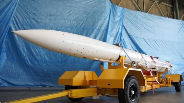 ASM-3 改是以 ASM-3 反艦導彈為基處進行升級改造的空對空導彈，不但可用於打擊空中目標，也保留了反艦的能力，甚至可能打擊陸上的目標。 圖：翻攝自 騰訊網 軍武次位面