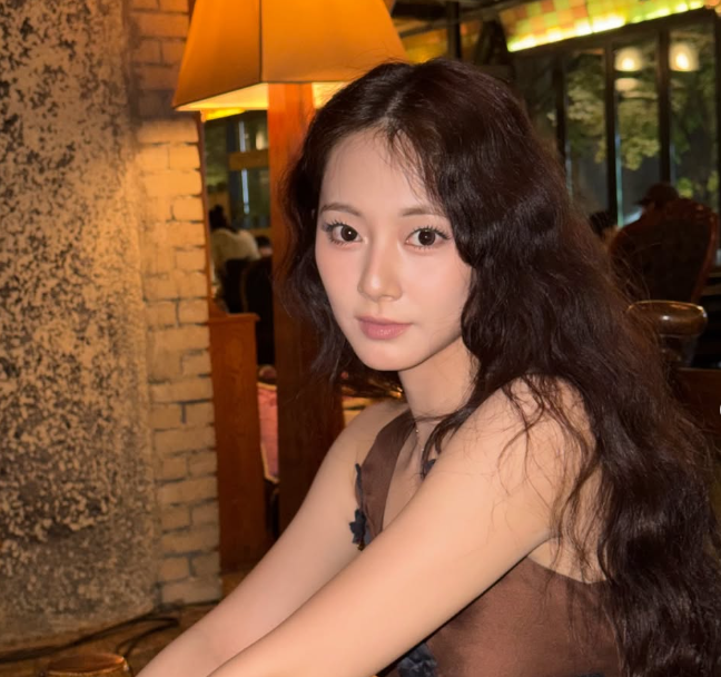 子瑜與經紀公司JYP娛樂合約將到期，未來動向備受關注。 圖：翻攝自子瑜IG