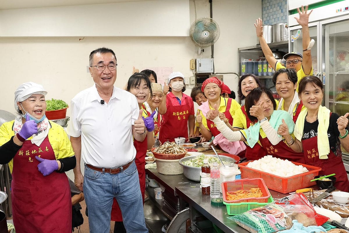 李四川上午前往新莊參與恭祝地藏王菩薩聖誕活動， 圖：李四川競選辦公室/提供
