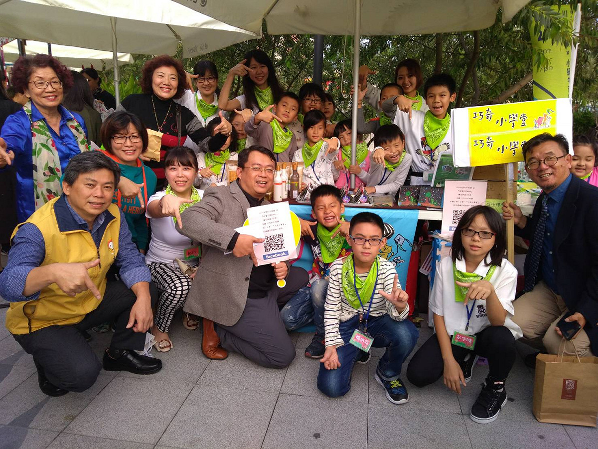 台中市政府經濟發展局主辦的「川川市集x小蝸牛市集」在台中柳川水岸登場。 圖：台中市經發局/提供