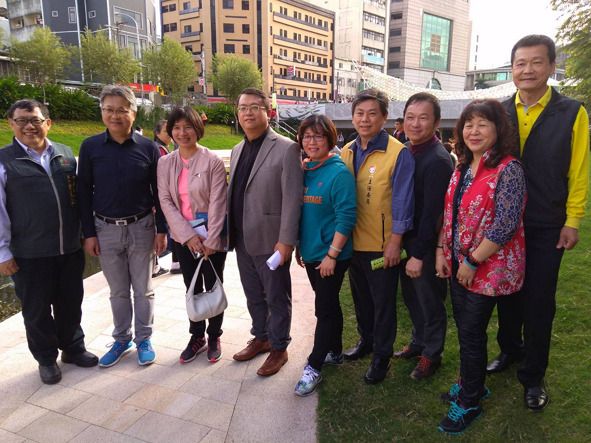 台中市政府經濟發展局主辦的「川川市集x小蝸牛市集」在台中柳川水岸登場。 圖：台中市經發局/提供