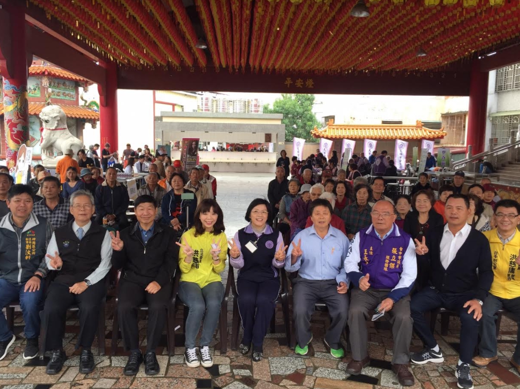 時力立委洪慈庸表示，現在中央推動「長照2.0」，台中市政府以「托老一條龍」政策響應，她也會持續在中央把關並爭取相關福利。 圖：洪慈庸辦公室/提供