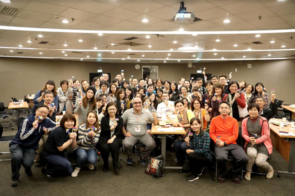 看見亞美尼亞、波士尼亞和羅馬尼亞貧困家庭寒冬中的需要，三國展望會工作人員來台分享，與台灣資助人溫暖相聚。 圖：世界展望會/提供