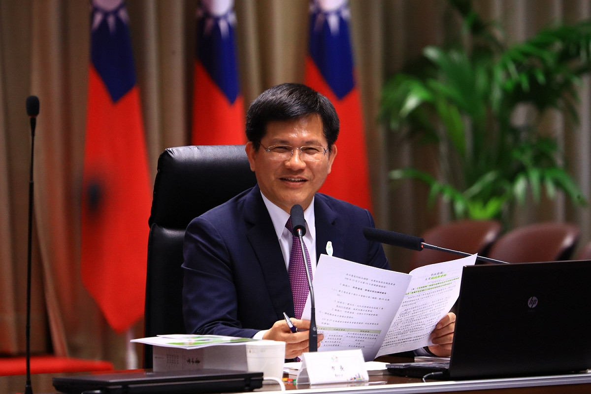 台中市長林佳龍今天在市政會議上表示，台中將規劃建置身障國民運動中心，鼓勵身障者運動風氣，而這也會是全國首座身障運動場，期望讓更多縣是將各項友善作為落實到身障者們。 圖 : 台中市政府 / 提供