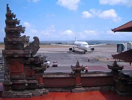 峇里島機場（Ngurah Rai International Airport）目前因阿貢火山噴發全數暫停起降。
 圖：翻攝自Ngurah Rai International Airport