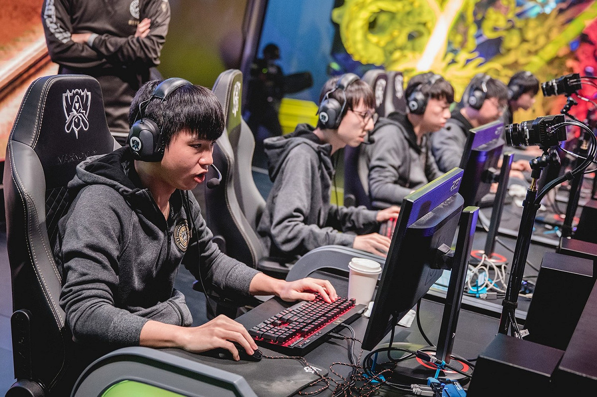 中國戰隊RNG徵選青訓人才。 圖：翻攝自LoL Esports Photos flickr