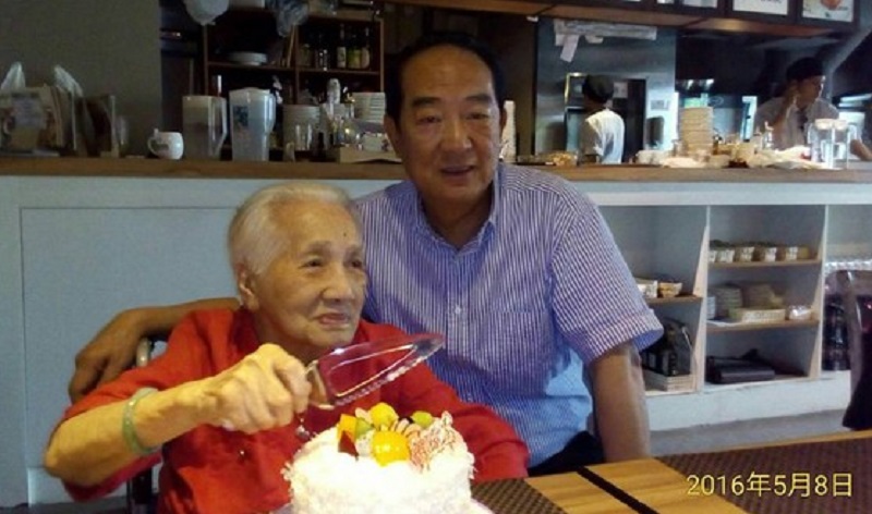 親民黨主席宋楚瑜母親宋胡窕容今（28）日晚間辭世。 圖：翻攝宋楚瑜臉書