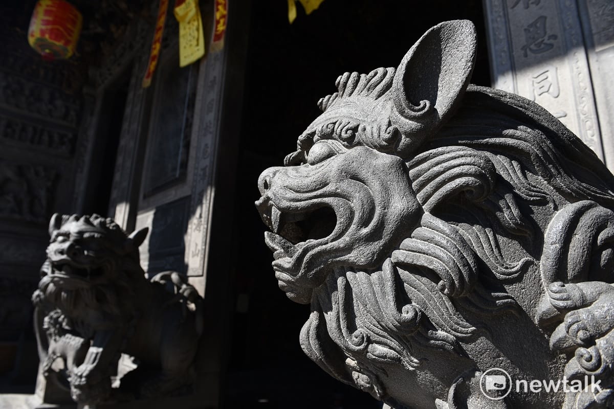 三峽祖師廟裡，有李梅樹設計之花鳥柱。 圖：全民提報三峽祖師廟行動小組／提供