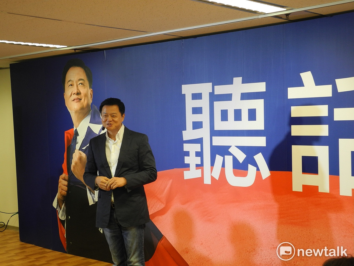 .標榜要「聽人民說話」的周錫瑋，傍晚發聲明強調「人正不怕影子斜」，似回應朱立倫「希望大家砲口對外」的說法。 圖：王峻昌 /攝
