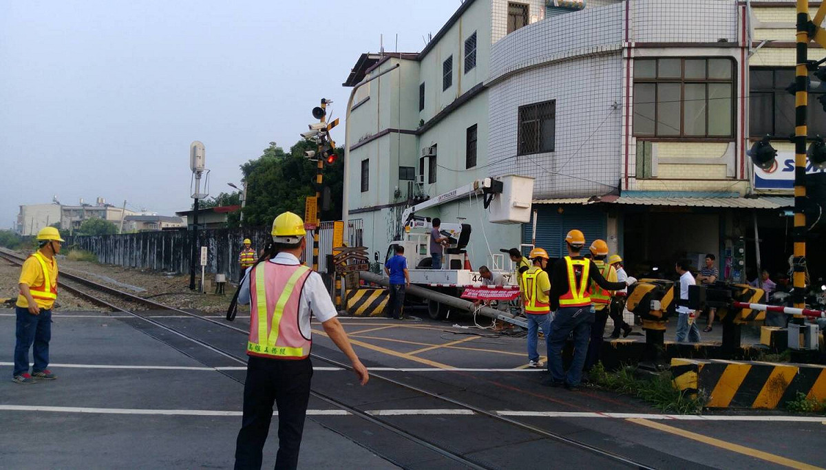 完成清除路面後已恢復通車。 圖：台鐵提供