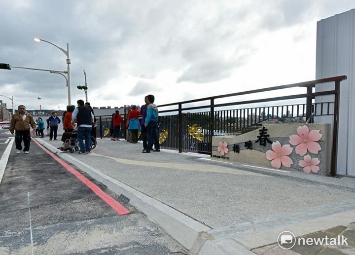 30年了，終於不用再繞路了！桃園市桃園區民光東路暨春曉橋今（30）日通車了。 圖：桃園市府提供