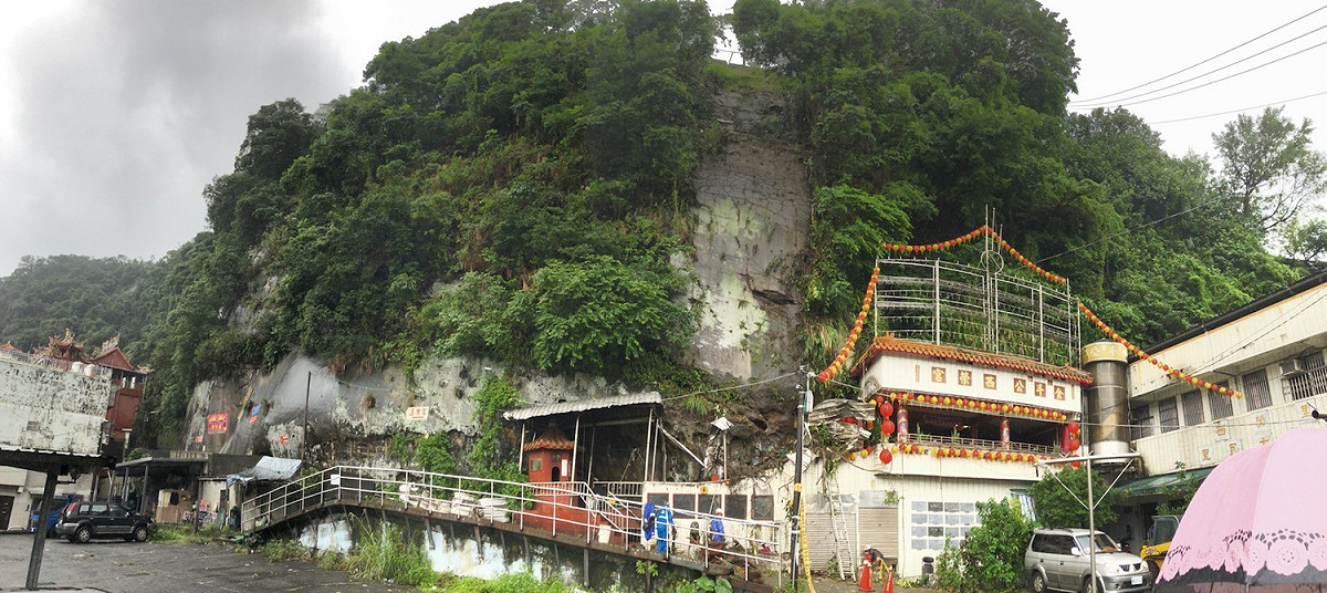 這次土石滑落處屬榮華段99地號，另外，國產署基隆辦事處也將編列200萬元治理經費，後續持續辦理及監測。 圖：基隆市政府／提供