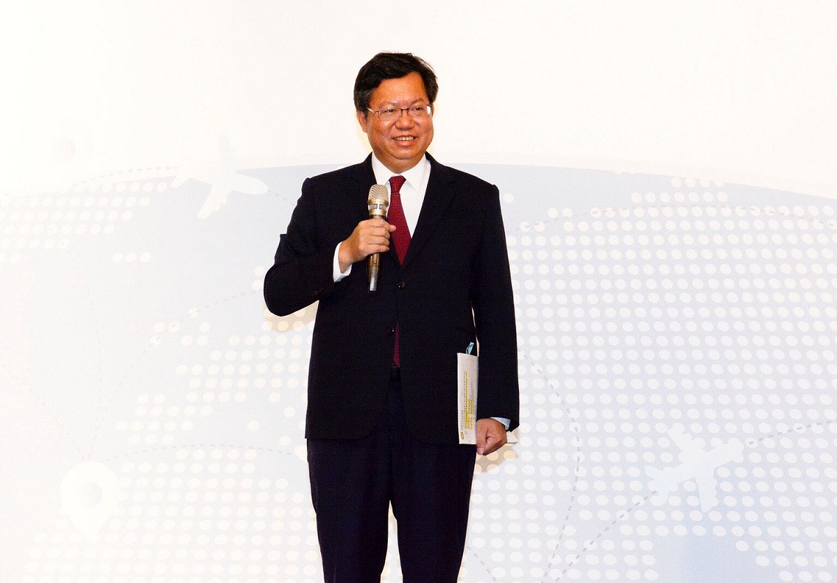 鄭文燦時表示，桃園也是六都最年輕的城市，將以綠能、低碳、永續等「循環經濟」的方向，發展「智慧城市」、「亞洲‧矽谷計畫」以及「桃園航空城」3大政策。 圖：桃園市政府／提供