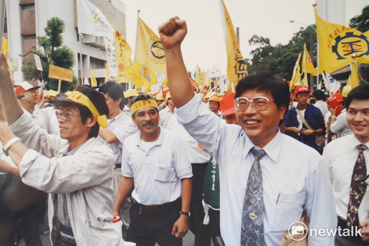 在威權統治的年代，戴振耀毫無所懼的投入民主運動行列。 圖：邱萬興/攝