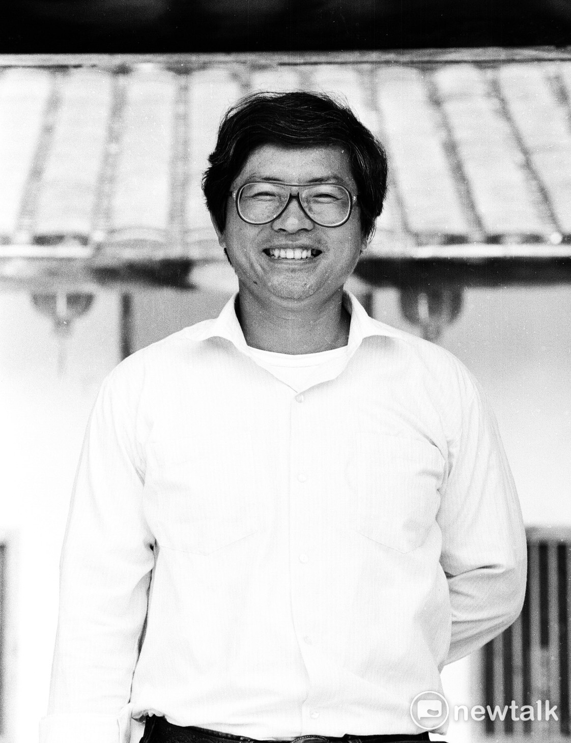 邱萬興說，當時他是耀伯的最佳客籍助選員，只要看到農田裡的農民，我們都會停下車子，往田裡衝，就在田埂裡演講發表政見。 圖：邱萬興/攝