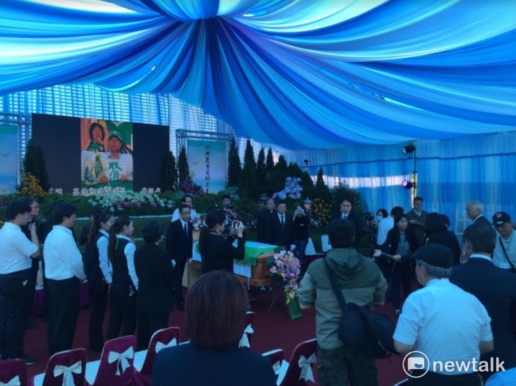 戴振耀告別式靈堂布置肅穆莊嚴。 圖 : 金名/攝