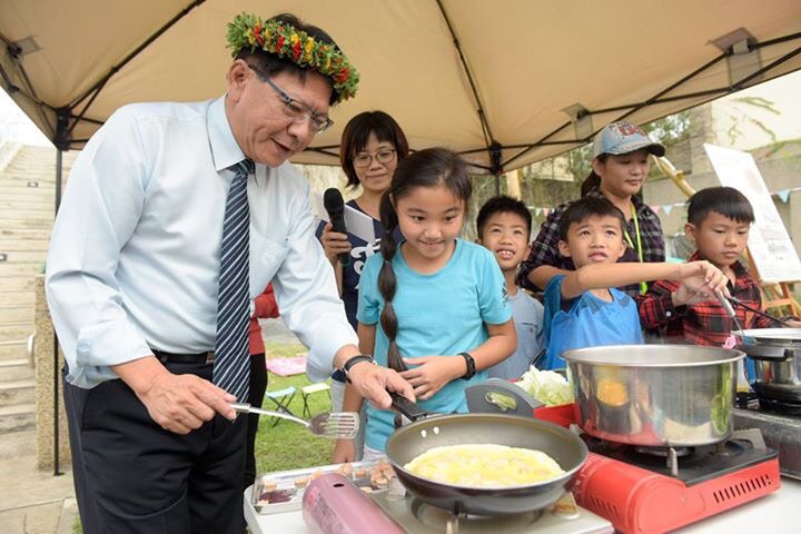 屏東縣政府將於12月16日、17日在原鄉部落的5所校園露營舉辦「聯合大露營」，屏東185縣道連接高樹、瑪家、三地門、泰武等鄉鎮，蘊含豐富自然、人文景觀，潘孟安上任屏東縣長後積極推動。 圖：屏東縣政府/提供