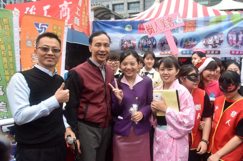 朱立倫表示，新北市非常重視每位學生的專業發展，推動專業職能與技職教育，讓學生擁有一技之長，找到屬於自己的舞台。 圖：取自新北市政府