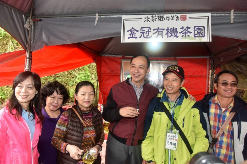 朱立倫說，新北市是茶葉故鄉，無論春茶、冬茶都是好茶，並且注重食安，講究品質保障，為消費者安全把關。 圖：取自新北市政府官網