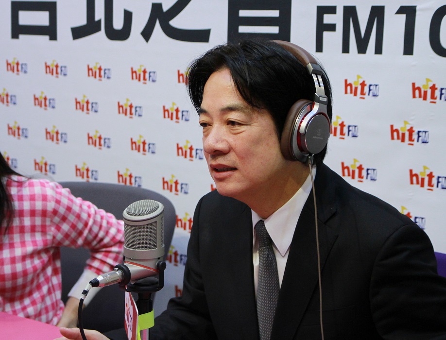 行政院長賴清德今（4）天接受廣播節目專訪時表示，修法是為了保障勞工權益，若法案今天可以送出委員會，還有一個月的協商期。 圖：Hit Fm《蔻蔻早餐》製作單位/提供