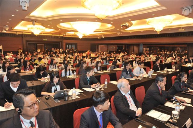 由中山大學東南亞研究中心與高雄市政府經濟發展局共同舉辦「新南向：城市合作與共創公共財」國際研討會，邀集菲律賓、越南、泰國、新加坡、馬來西亞、印尼等東南亞六個國家的專家學者深入交流。 圖：高雄市政府/提供