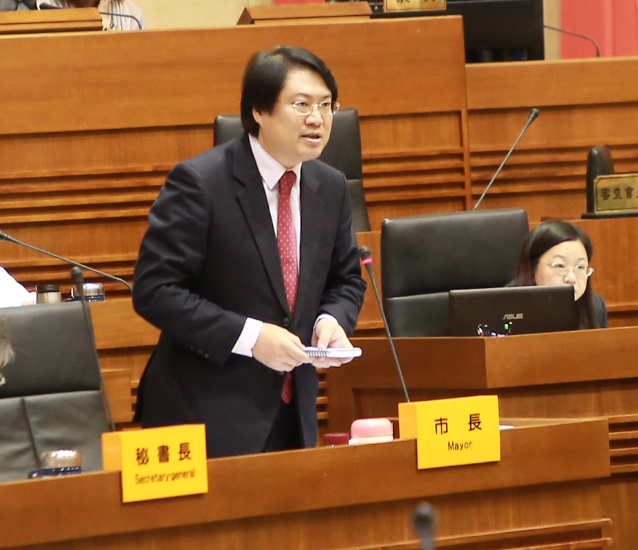 林右昌強調，考量後續進行拆遷補償發放及查估工作，需具專業能力，因此決議由行政處執行。 圖：基隆市政府／提供