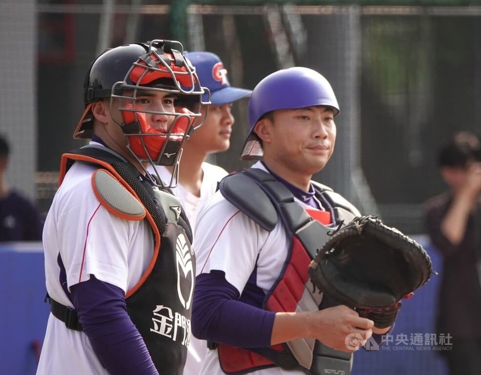 2026年名古屋亞運棒球台灣隊10日在高雄國家運動訓練中心集訓，24人名單中，捕手僅帶了張翔（前左）、蔡瑋泰（前右）2人。中央社記者蘇志畬攝　115年9月10日