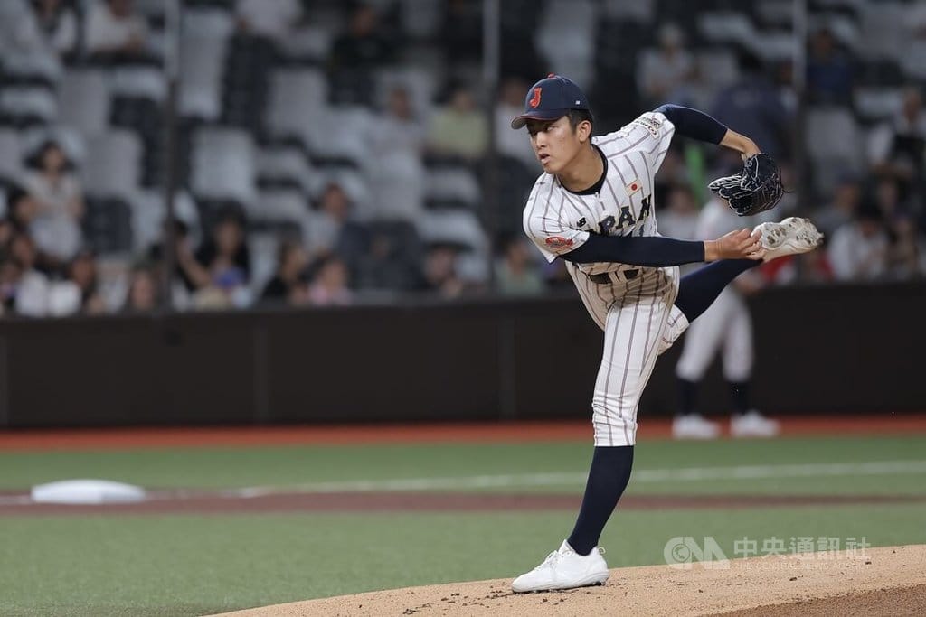 2026年第14屆U18亞洲青棒錦標賽超級循環賽12日晚間在台北大巨蛋由台灣隊與日本隊交手，日本派出王牌投手織田翔希（圖）先發應戰，這也是他本屆賽會首次出賽。中央社記者翁睿坤攝　115年9月12日