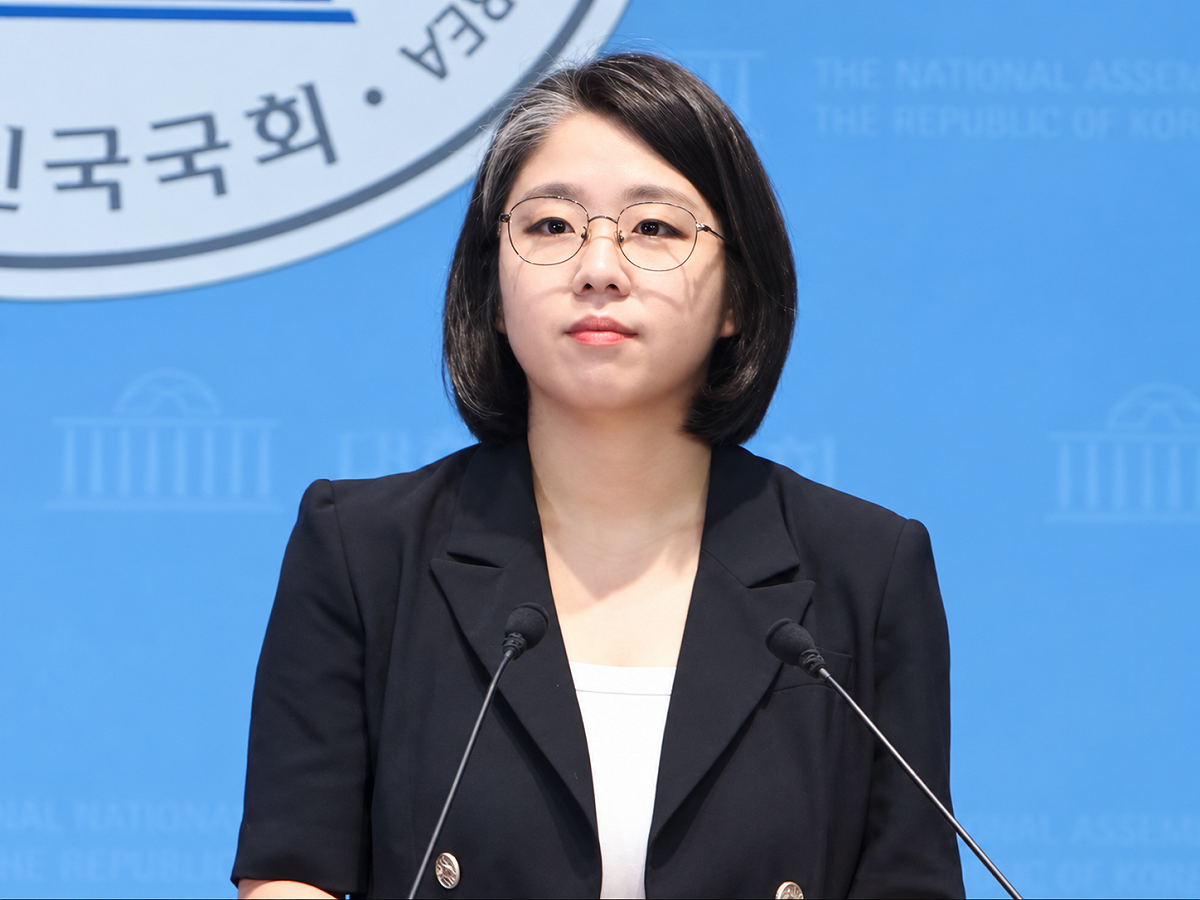 此前被韓國總統李在明提名為性平等家族部部長龍慧仁13日宣布辭去部長提名人一職。 圖：翻攝自용혜인YT