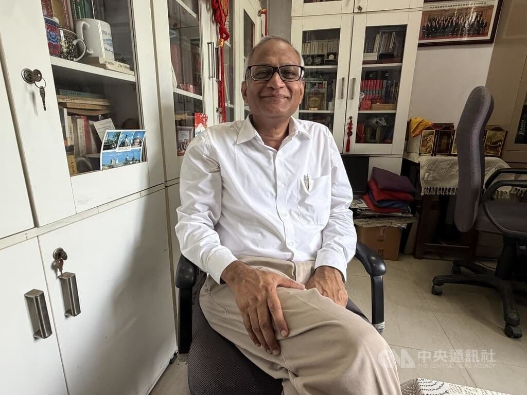 印度總理莫迪（Narendra Modi）與中國國家主席習近平在金磚國家（BRICS）峰會期間進行雙邊會談，試圖讓兩國關係能夠升溫，但印度尼赫魯大學國際問題研究院東亞研究中心教授謝鋼（Srikanth Kondapalli）（如圖）認為，兩人的會談並不代表印度和中國的「破冰」，而是雙方各有盤算，尤其邊境問題仍是癥結。 圖：中央社