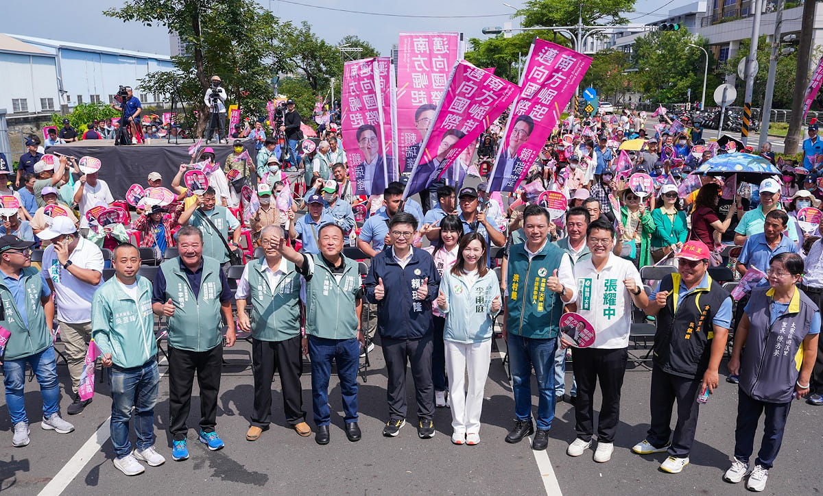 賴瑞隆大寮區後援會成立大會，在地民代、後援會幹部與支持者齊聚力挺。 圖：賴瑞隆競辦／提供