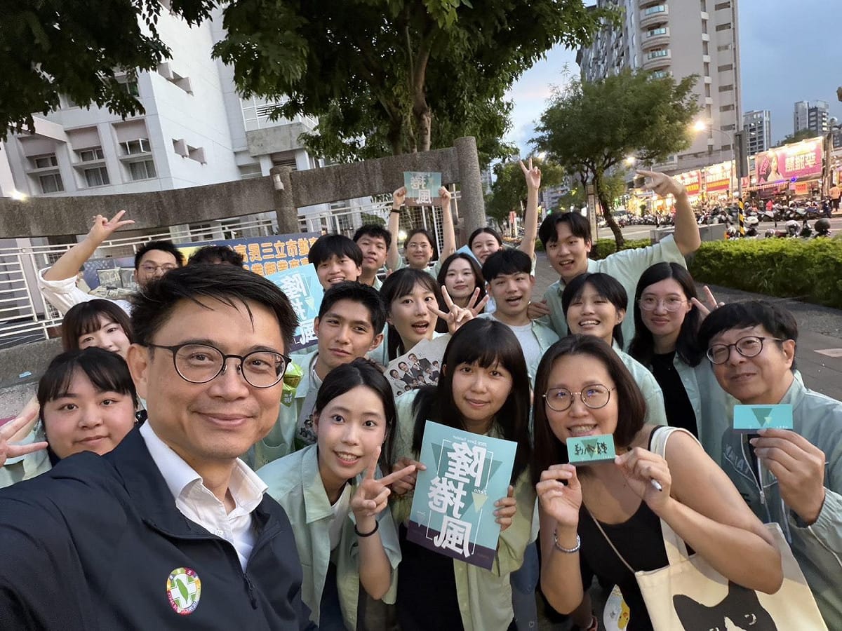 民進黨啟動「Lighting！青春來挺——青年志工輔選團」。 圖：民進黨提供