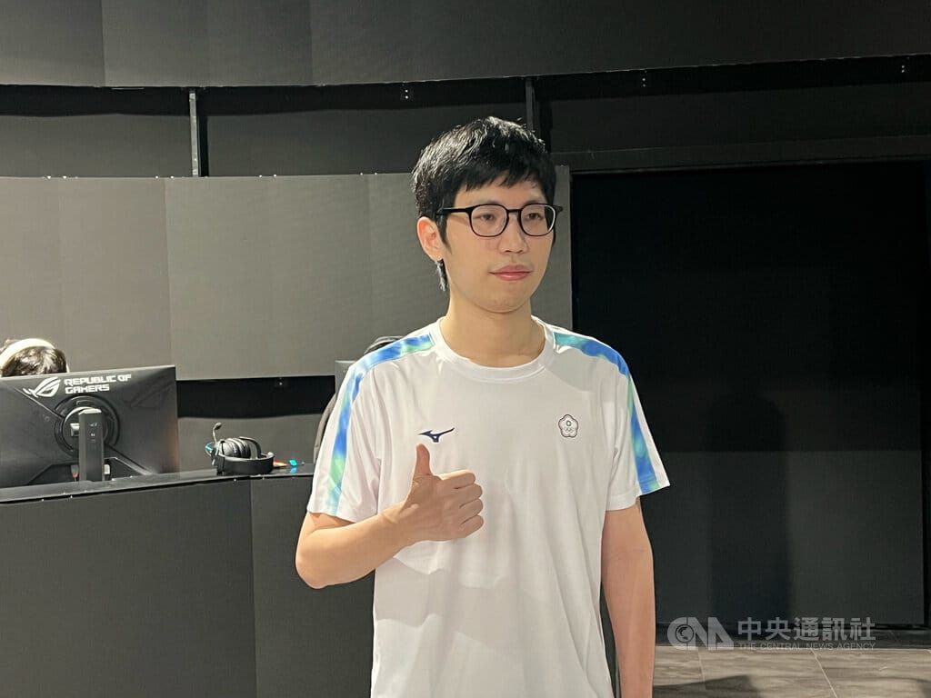 名古屋亞運肩負電競項目奪牌重任的英雄聯盟代表隊，教練陳如治（圖）14日受訪時表示，不希望呈現退步狀態，因此設定至少與上屆一樣銀牌的目標，再來挑戰登上頒獎台最高位置。中央社記者陳容琛攝　115年9月14日
