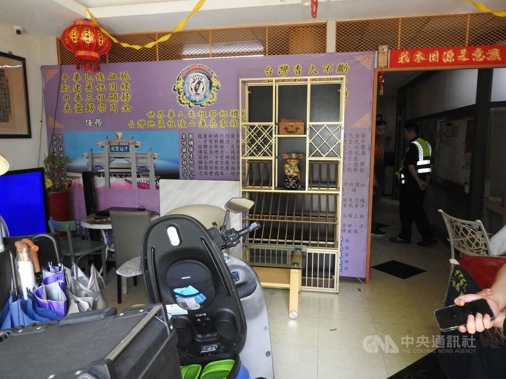 桃園地方檢察署偵辦褚姓男子死亡案，查出吳姓男子涉嫌以「陰陽師」身分取信褚父，並遊說其花費新台幣100萬元買凶殺子，吳男另涉毒殺乾兒子詐領保險金，經檢察官偵結共起訴7人。（翻攝照片）中央社記者吳睿騏傳真　115年9月16日