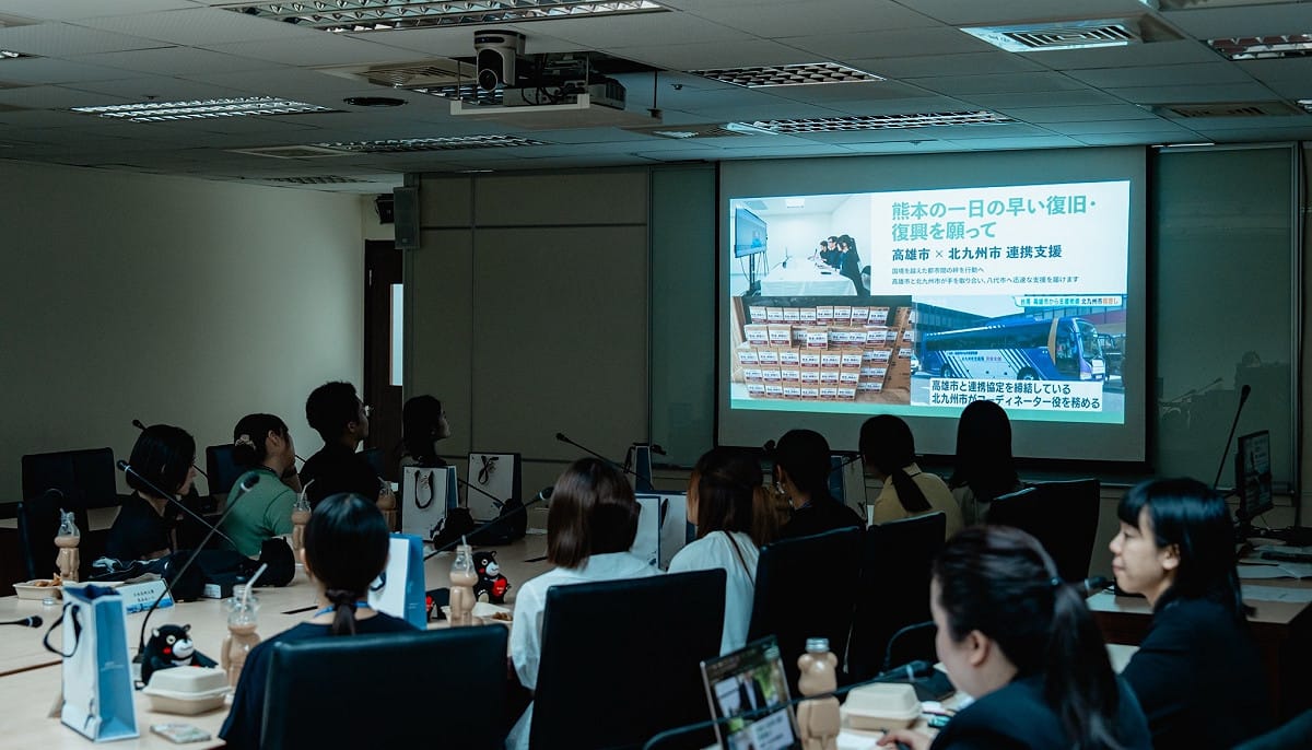 長崎大學與中山大學師生就高雄城市發展及台日交流交換意見。 圖：高雄市行國處／提供