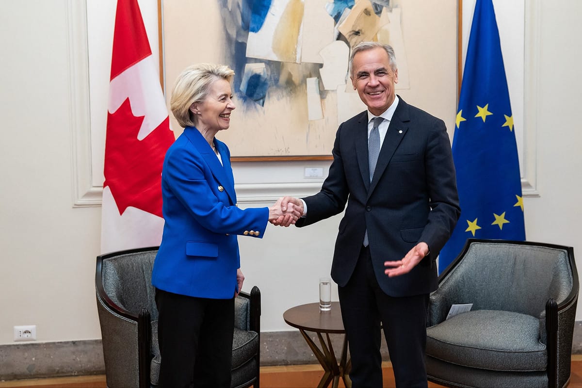 歐盟執委會主席馮德萊恩（Ursula von der Leyen）（左）與加拿大總理卡尼（Mark Carney）（右）。 圖：翻攝自 X @Frid45