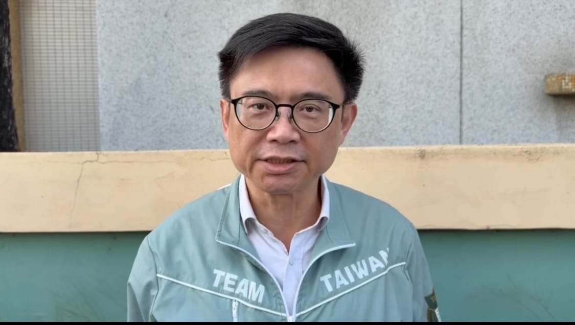 賴瑞隆(左)宣布邀請沈伯洋於9月19日南下高雄在亞灣合體造勢。 圖：賴瑞隆競辦／提供