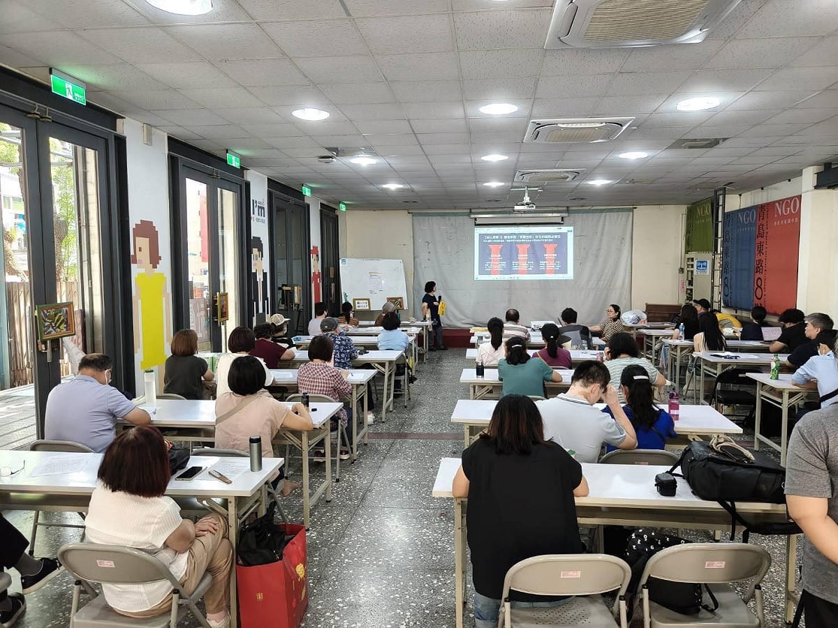 社團法人中華民國自閉症權益促進會和新北市友善住宅公用合作社今（17）日在台北NGO會館，首度發表「雙老家園林口社宅：星兒與協力家庭的互助網絡及生活改變」分析成果。 圖：王幼玲提供