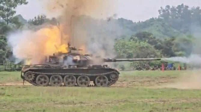 孟加拉由中國購買的坦克9月9日發生爆炸，釀成兩死一重傷慘劇。 圖 : 翻攝自軍武次位面