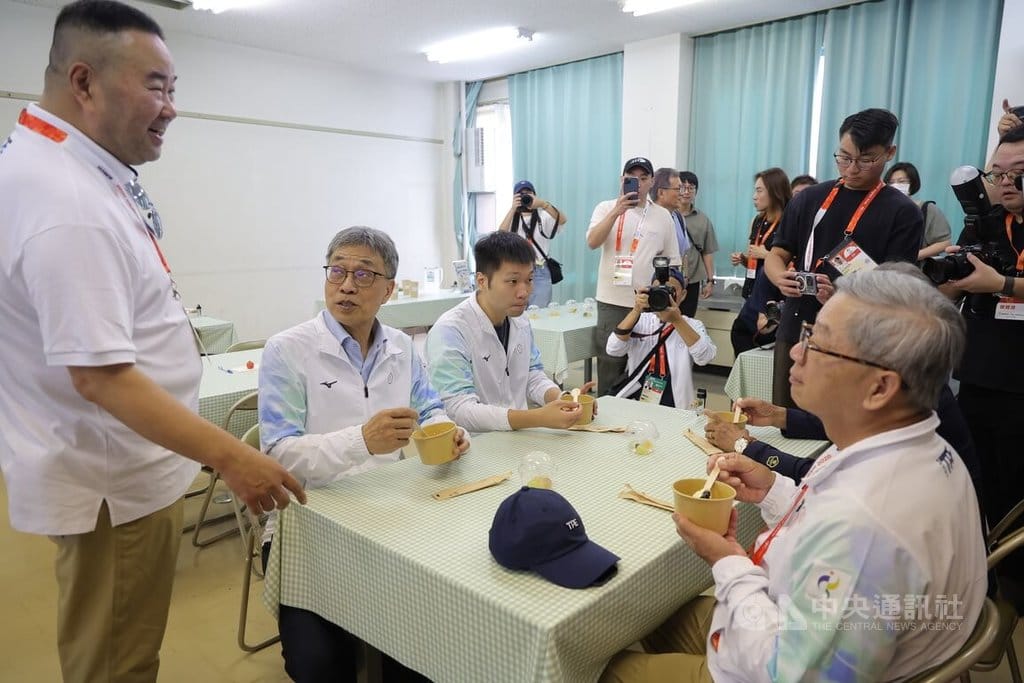 運動部在名古屋亞運設置中繼站，運科中心照顧到選手健康及吃得開心，特地研發高蛋白珍珠奶茶、高蛋白鹽滷豆花，以及造型可愛具抗氧化的果凍。中央社記者翁睿坤攝　115年9月19日