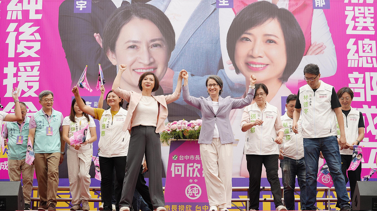 蕭美琴替何欣純站台，稱呼兩人是「純琴好姊妹」。 圖：何欣純競辦/提供