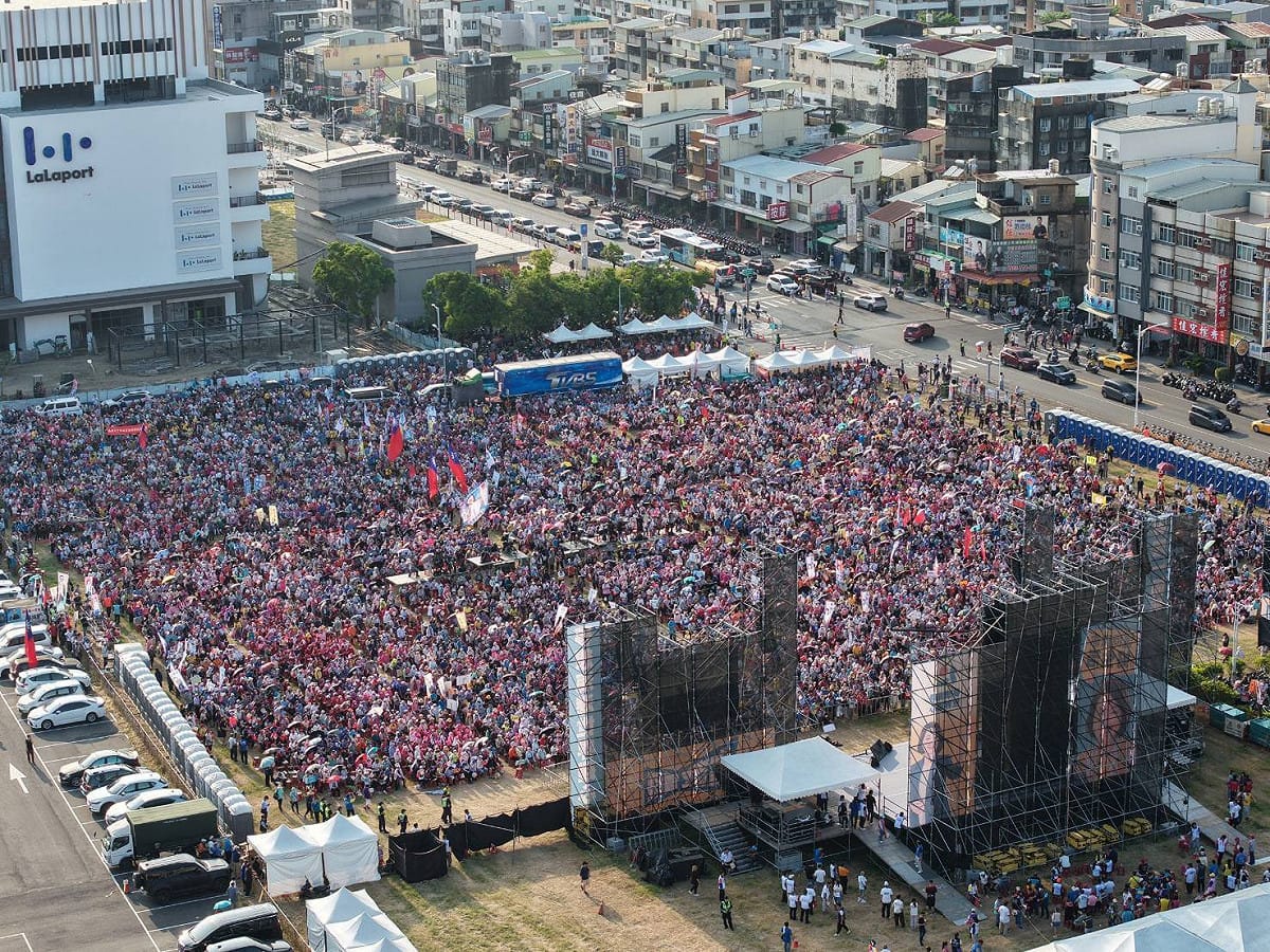 民主不應成為撕裂台灣的戰場，而應是超越政黨、跨越認同，團結所有台灣人民的最大力量。 （示意圖） 圖：柯志恩競辦／提供