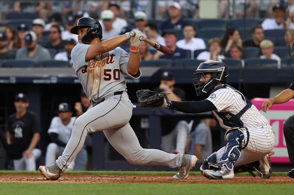 美國職棒大聯盟MLB底特律老虎隊台灣好手李灝宇（左）。（美聯社）