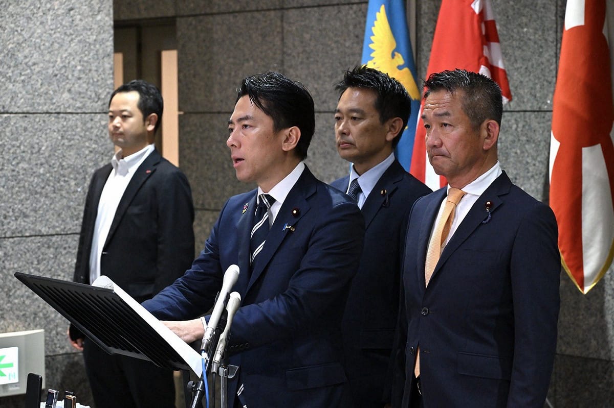 北韓20日連續2次發射疑似彈道飛彈物體，日本防相小泉進次郎召開抗議記者會。 圖：翻攝「X」@shinjirokoiz