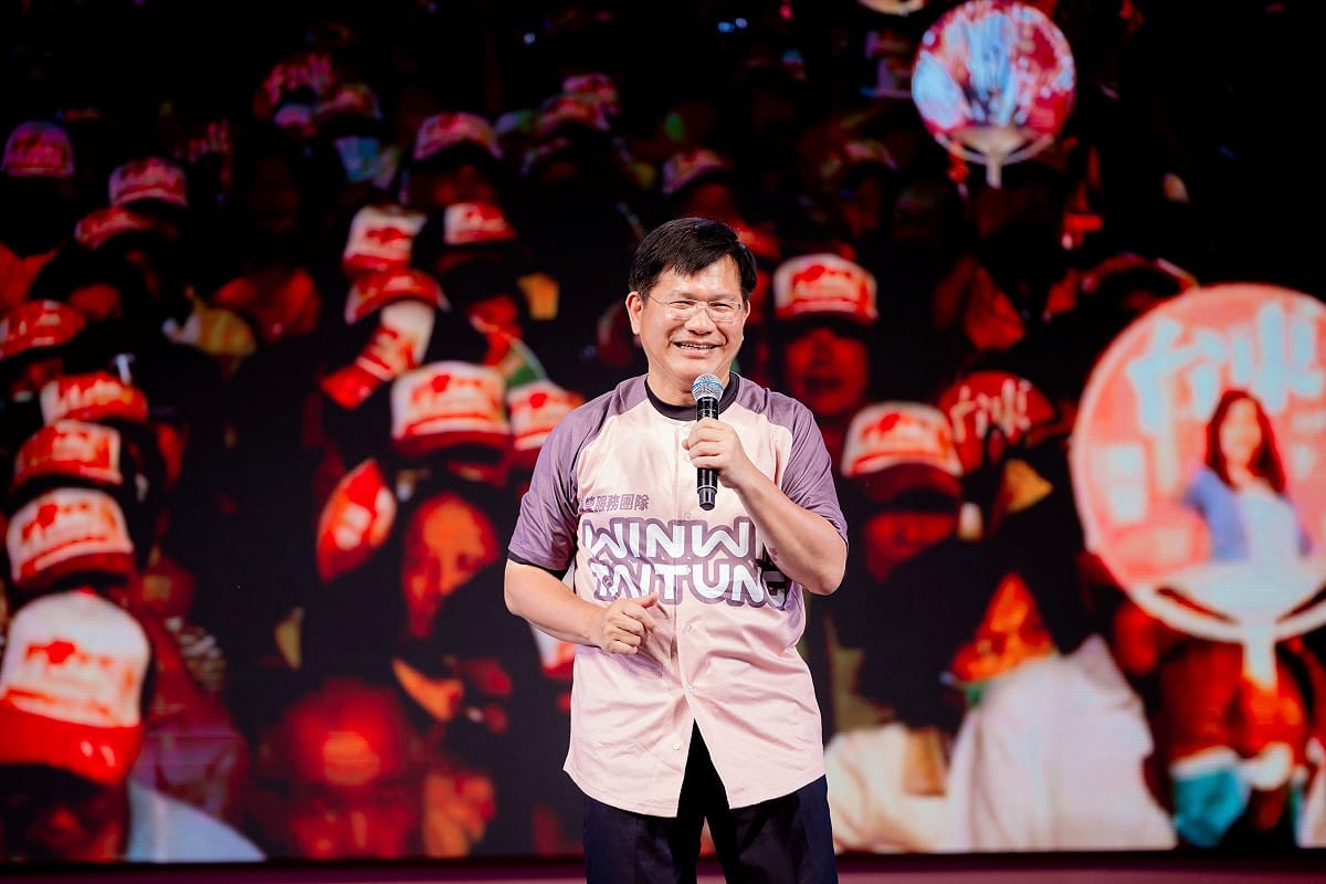 外交部長林佳龍出席陳瑩台東縣長競選總部成立大會並致詞，號召台東鄉親團結支持陳瑩。 圖：陳瑩競選總部提供