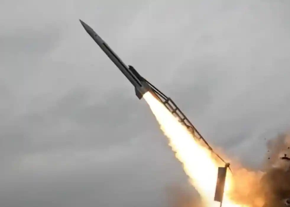 ISW 指出，俄羅斯軍事部落客曾將「鵜鶘」解讀為 FP-7，但另一名烏克蘭開源情報人士則認為，「鵜鶘」可能是一種單程攻擊無人機，而非彈道飛彈。 圖：翻攝自 X @NOELreports