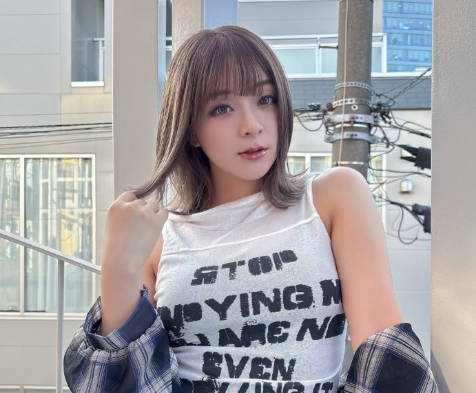 美依禮芽憑藉破億神曲〈極樂淨土〉爆紅。 圖：翻攝自美依禮芽IG