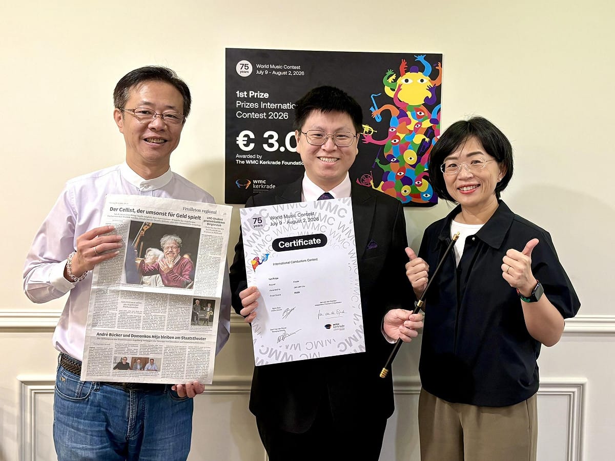 蘇巧慧與劉明毅、劉人仁父子討論台灣的音樂教育與藝術推廣的議題，希望能讓新北市成為培養藝術人才、留住藝文人才的最佳搖籃。 圖；蘇巧慧競總提供